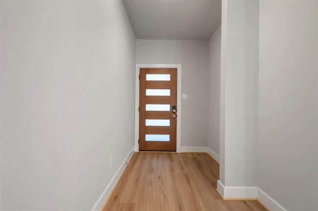 Photo - 1222 E 33rd St