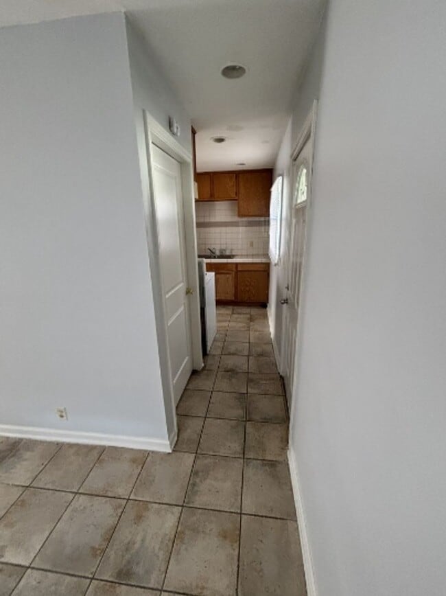 Photo - 3 Bed 1 Bath Available Now!