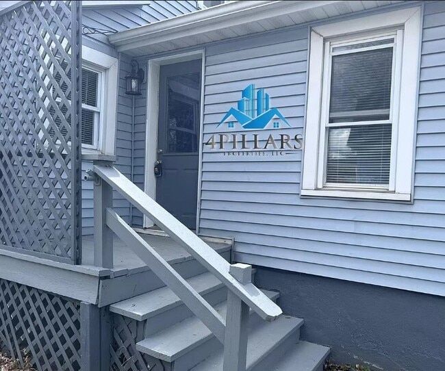 Photo - For Rent – 1-Bedroom Apartment in the Hear... Unit 2 Upstairs