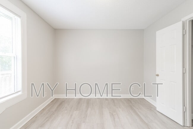 Photo - 2517 Hemphill St