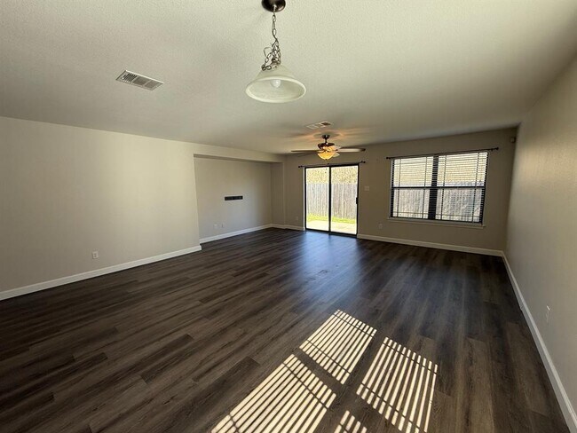 Photo - 828 Oatmeal Drive