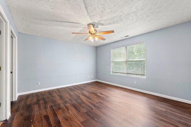 Photo - 3247 Fairington Dr