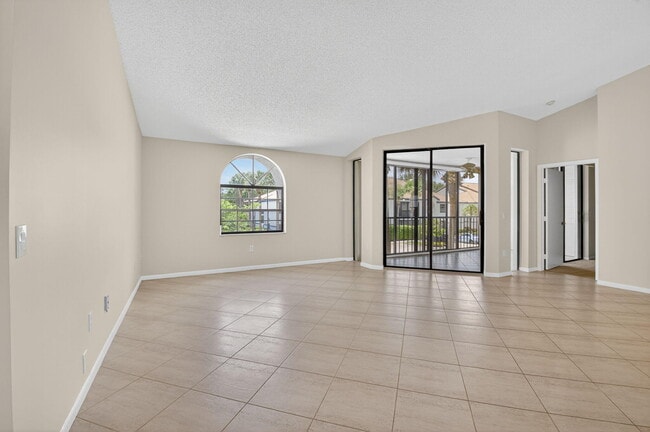 Photo - 5136 Floria Dr Unit N