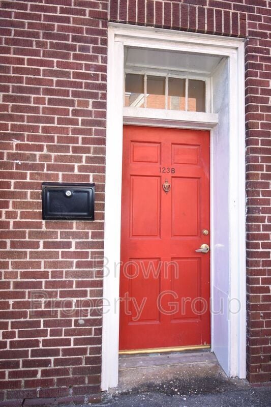 Photo - 123 Anderson St