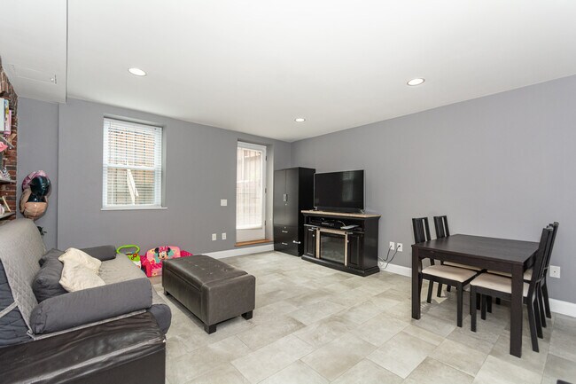 Photo - 78 W Concord St Unidad 78