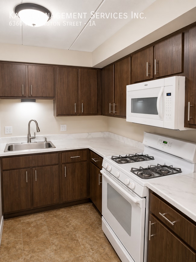 Building Photo - 6360 Washington St Unit 1A