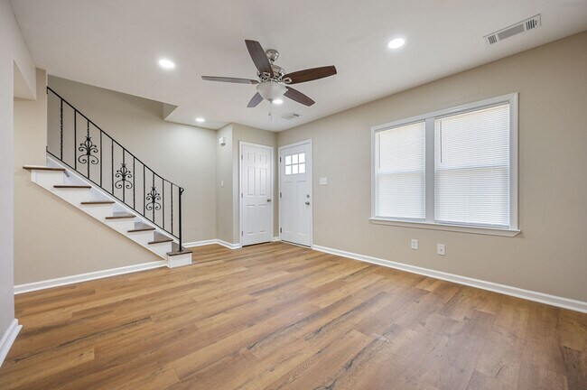 1192 Madison Ct