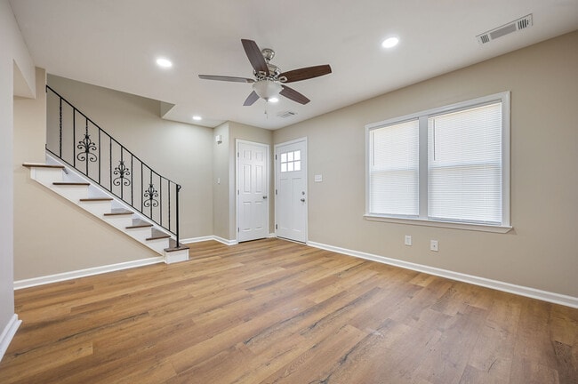 Photo - 1192 Madison Ct