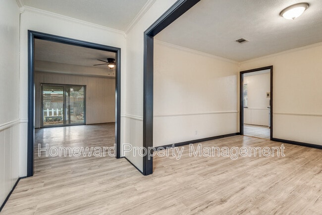 Photo - 718 Knollridge Dr