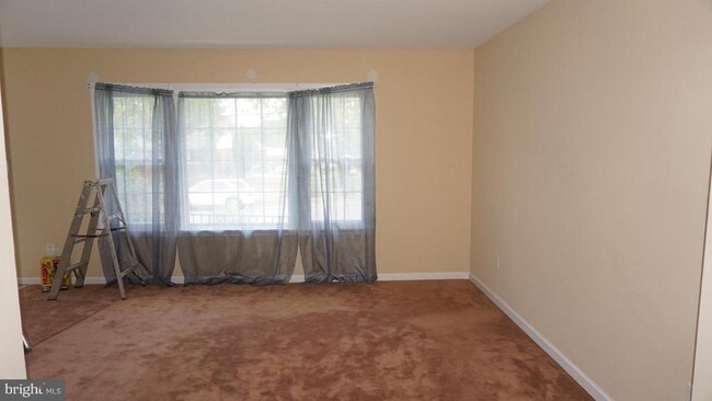 Photo - 8105 Legation Rd