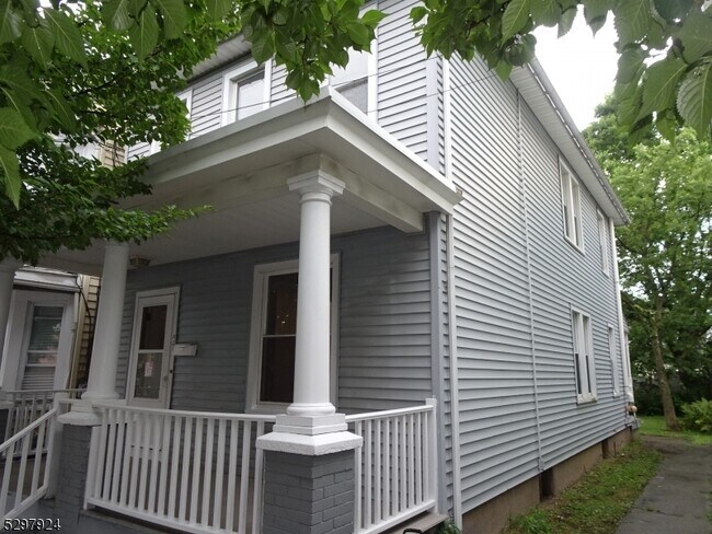 Photo - 57 Heckman St