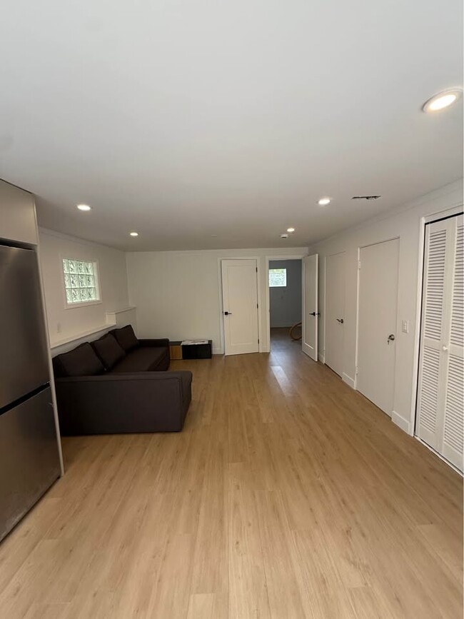 Photo - 810 Burley Dr