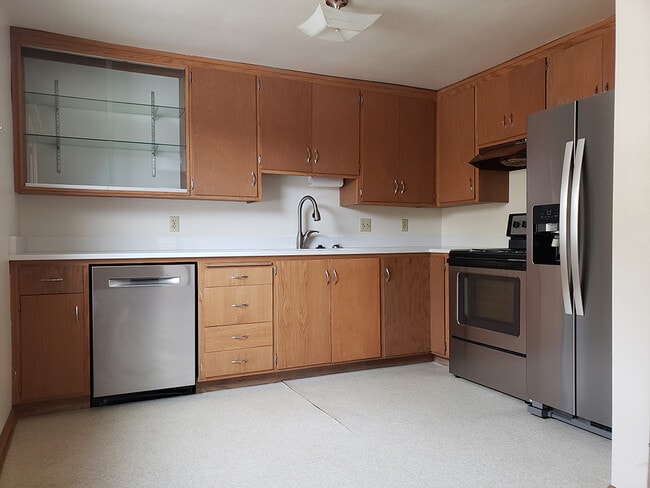 Photo - 605 N Midvale Blvd