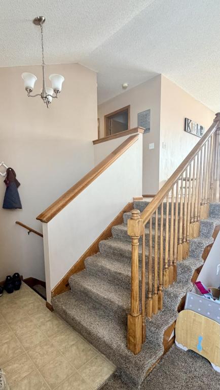 Photo - 2213 Larkspur