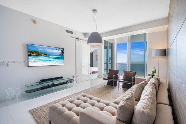 Building Photo - 15811 Collins Ave Unit 2006