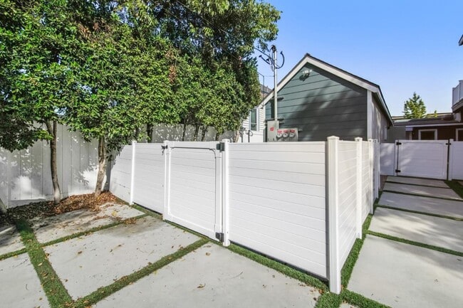 Building Photo - 6134 Fair Ave