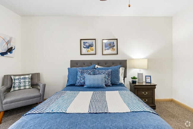 1BR, 1BA - 638SF - Bedroom