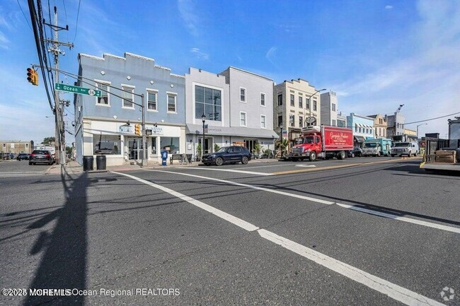 Building Photo - 1072 Ocean Ave Unit 1 Rental