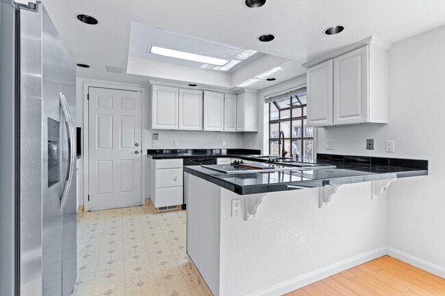 Photo - Updated 3 Bedroom Duplex in Hayward with G...