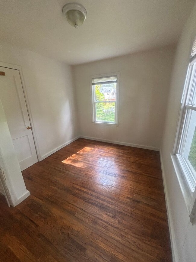 Photo - **IF YOU SIGN A 2 YEAR LEASE,  PAY RENT ON TIME EACH MONTH AND DONT DEFAULT ON YOUR LEASE. WE WIL...