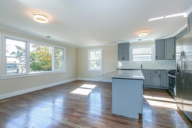 Photo - 207 Nassau Blvd Unit B
