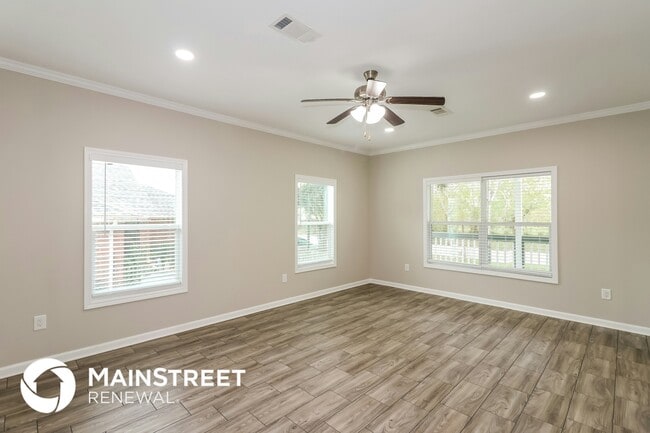 Photo - 5330 Sunbeam St