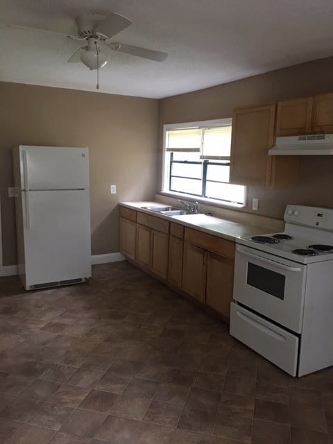 Building Photo - 108 18th Ave NW Rental