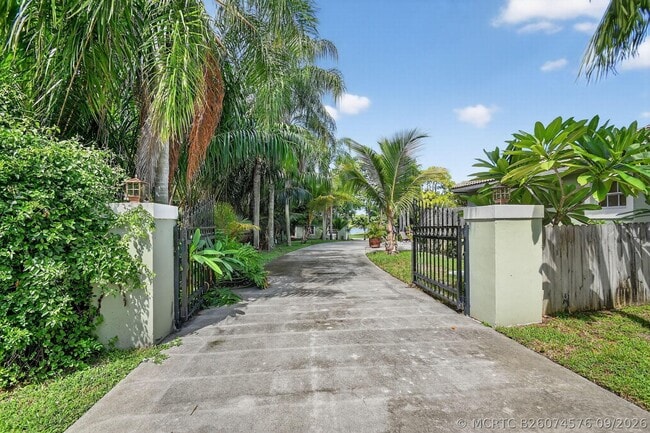 Photo - 6225 Pine Dr