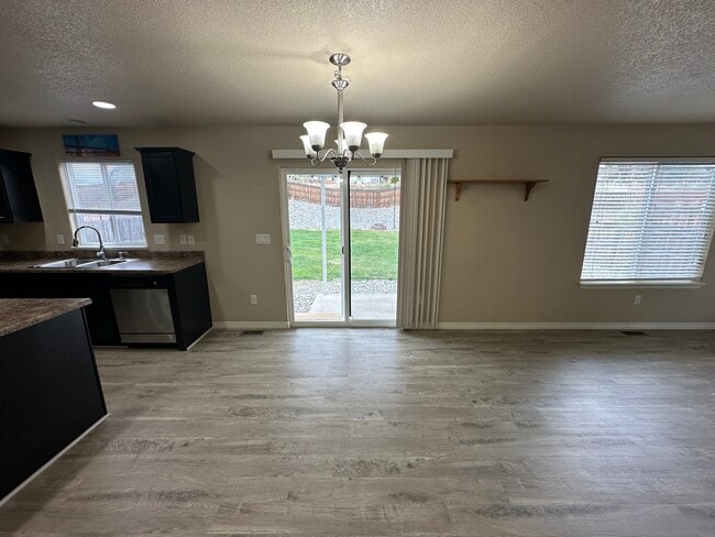 Photo - 8043 Pinfeather Dr