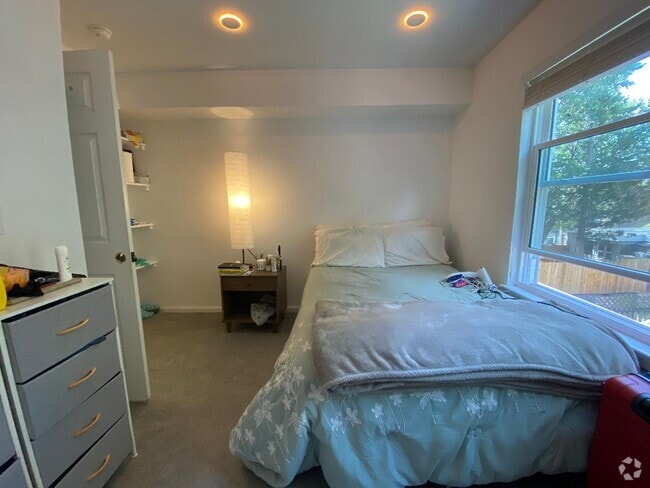 Building Photo - 1327 Belmont St NW Rental