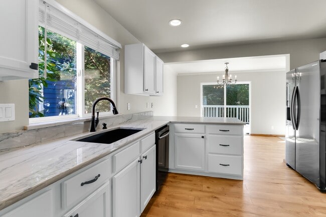 Photo - 915 Cleveland Ave