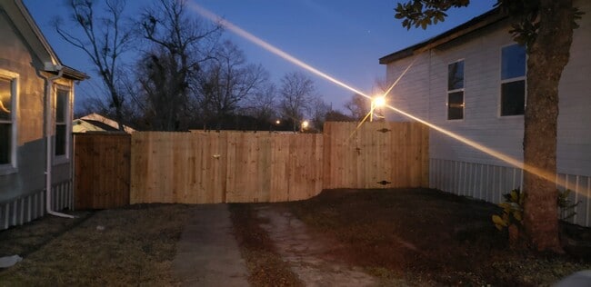Photo - 1615 Johnson St