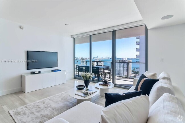 Building Photo - 1451 Brickell Ave Unit 1602 Rental