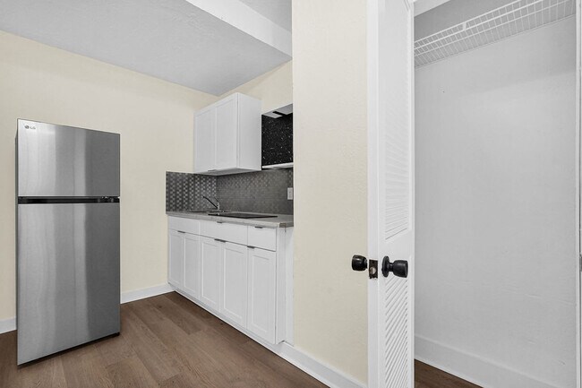 Photo - 45 NW 48th St Unit 3