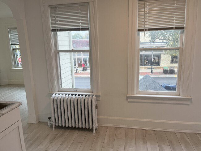 Photo - 1830 Parmenter St