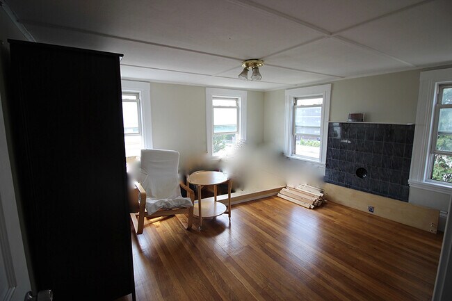 Photo - 276 Main St Unidad 2