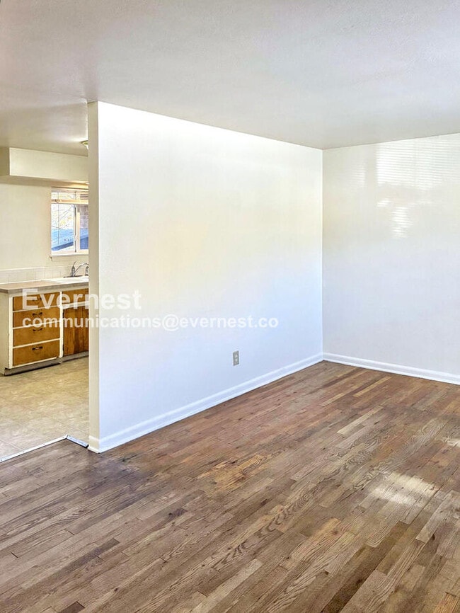 Photo - 1307 Castlerock Dr