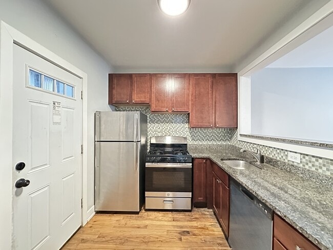 Photo - 4410 N Wolcott Ave Unit J00W