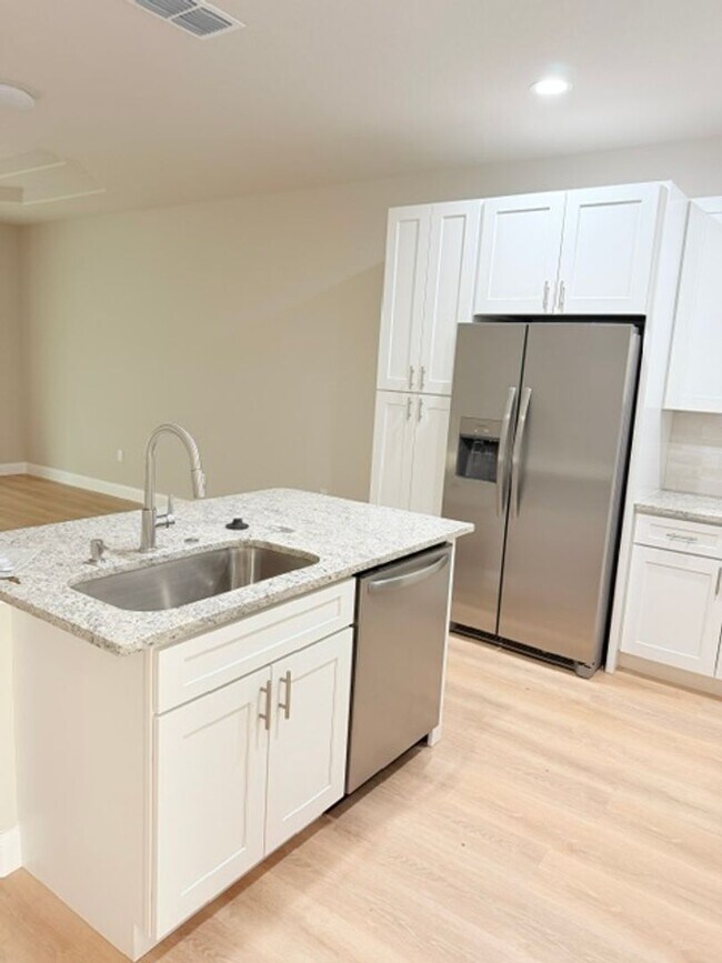 Photo - Brand new duplex with screen porch ! Unit A