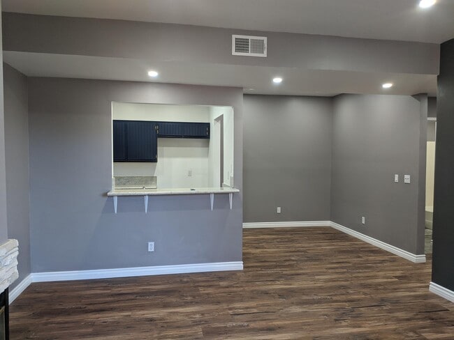 Photo - 23947 Del Monte Dr.