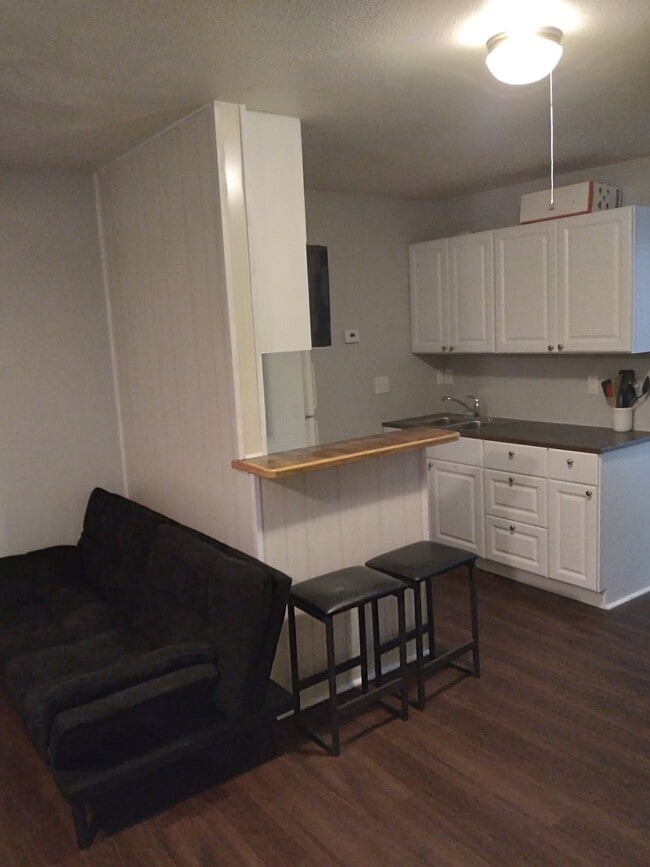 Building Photo - 3502 Hawkins Ave Unit 1