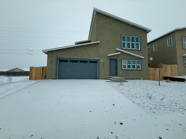 Building Photo - Fully Furnished
