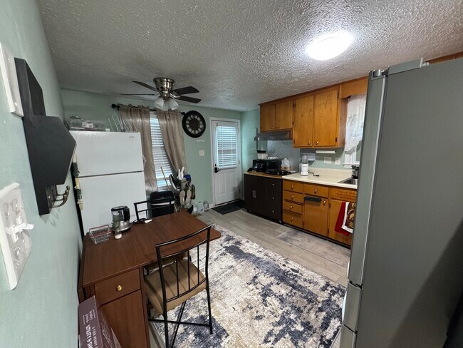 Photo - 7445 Carver Rd