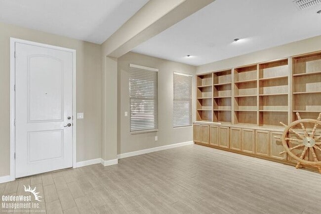 Photo - Beautiful 4Bdm 2Ba Two-Story Home with Poo...