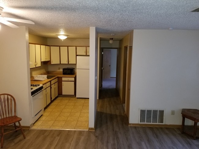 Courtyard Apartments