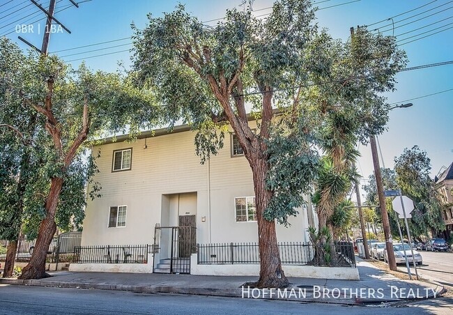 Photo - 1866 W 11th St Unidad 5