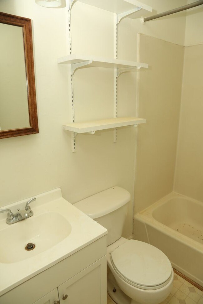 Photo - 302 Carlton Rd Unidad Apt #B