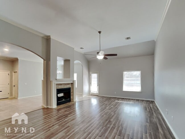 Photo - 3204 Valley Hollow