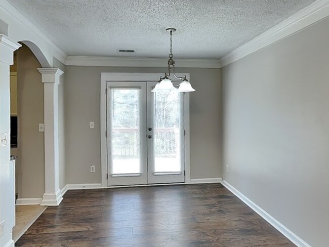 Photo - 5595 Fairington Pl