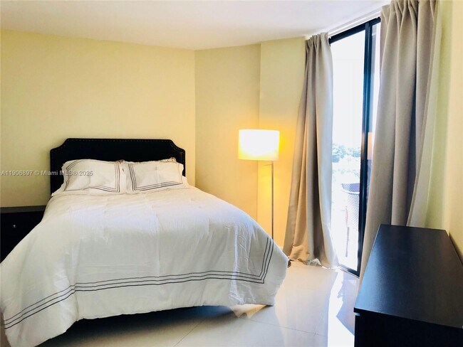 Photo - 3610 Yacht Club Dr Unidad 609